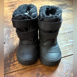 Black Winter Boots with Faux Fur Lining